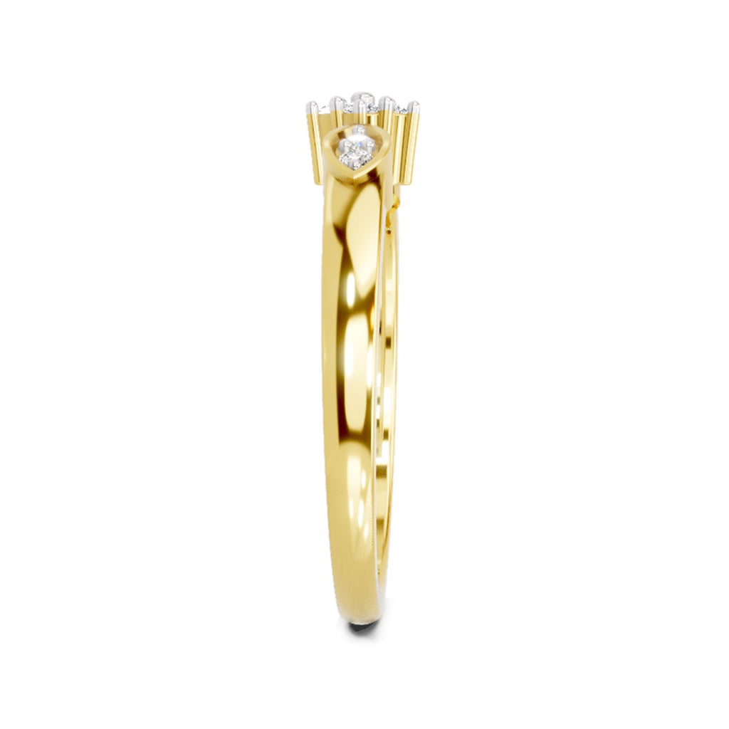 Captivating Round Cluster Diamond Ring