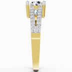 Exquisite Round Halo Diamond Ring